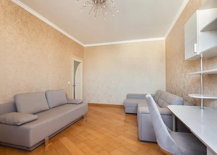 с двумя спальнями в центре города *